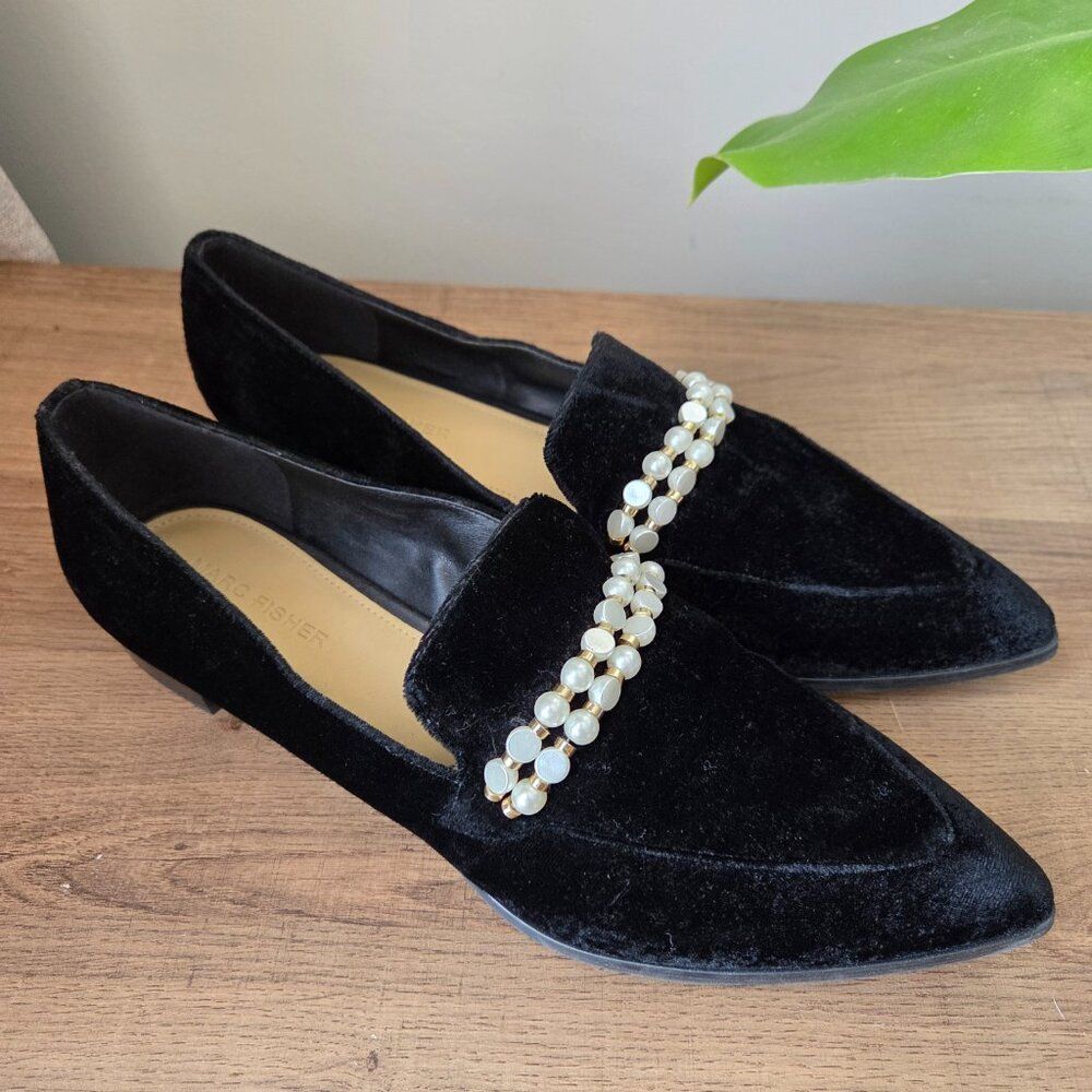 EUC MARC FISHER BLACK POINTY PEARL ACCENT LOAFERS VELVET FABRIC UPPER SIZE 9.5